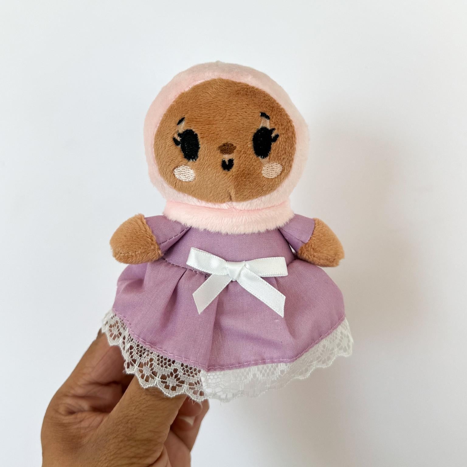 Warda - Hijabi Plush Doll Keychain, Adorable Little Hijabi Muslim Girl Doll, Cute Muslim Toy, Muslim Plush Doll Keychain, Kawaii Plushie